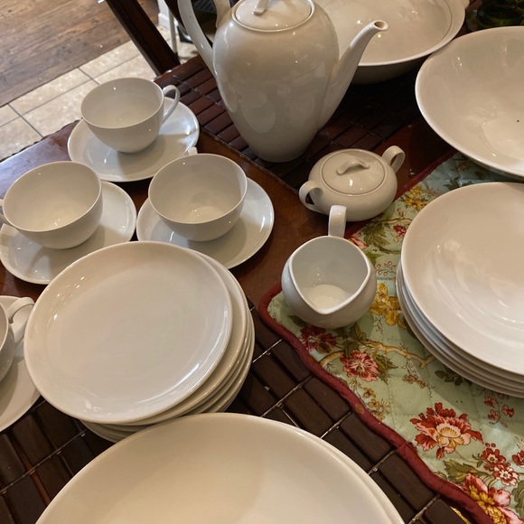 51 pc Hutschenreuther White China Flat Cream Soup Bowl Dinner Plate Tea Set - Picture 6 of 14